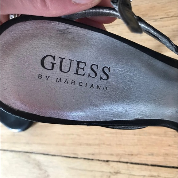 Size 8 heels - Picture 2 of 6